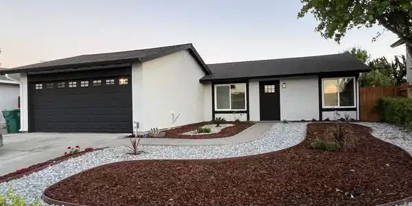 1116 Langlie Way