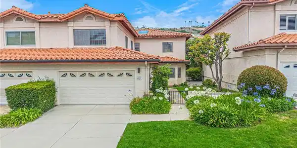 6527 Beachview Drive