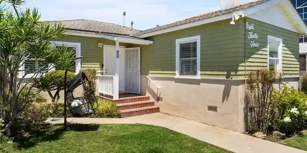 834 W 24th