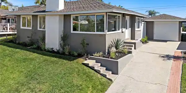 211 Trafalgar Ln