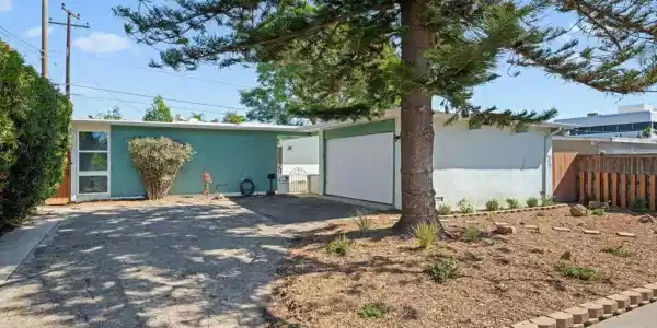 122 Kinman Avenue