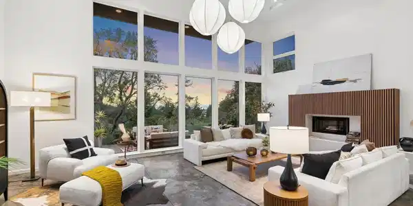 104 Capricorn Ave