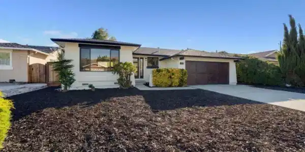 1957 Minto Drive