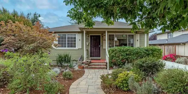 1176 Valota Road