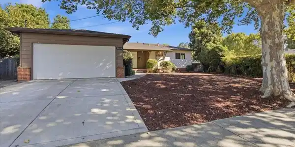 3818 Beechwood Dr