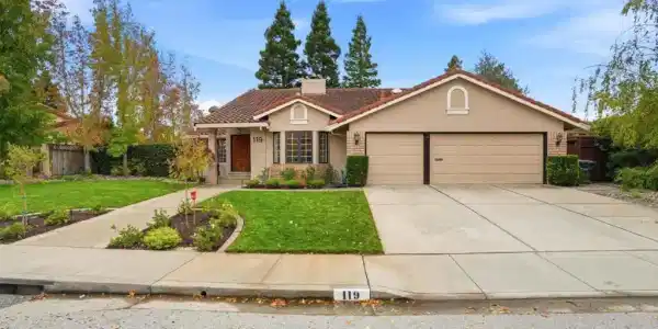 119 Mesa Verde Way
