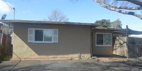 43 Bay Dr