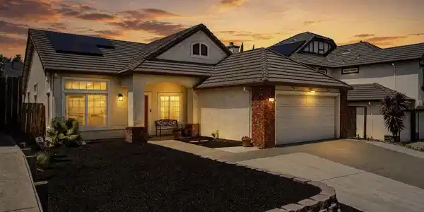 215 Shadow Hill Cir