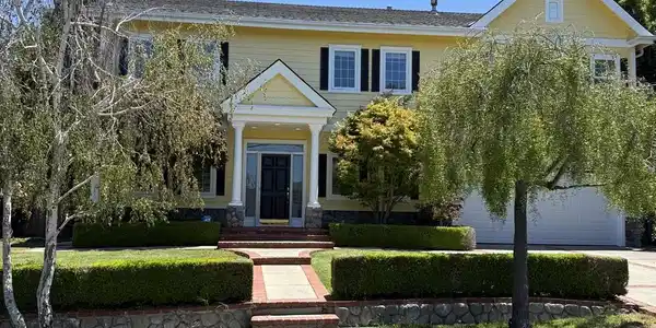 49 W Summit Drive