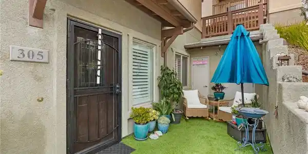 579 Camino Mercado Avenue S