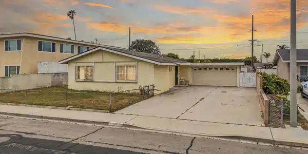 1601 S Ventura Road