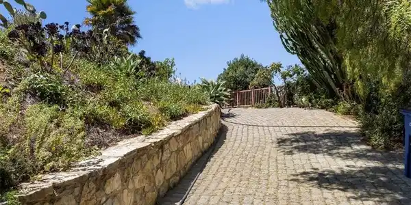 3261 Crownview Drive