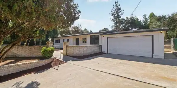 2243 Avenida Del Diablo