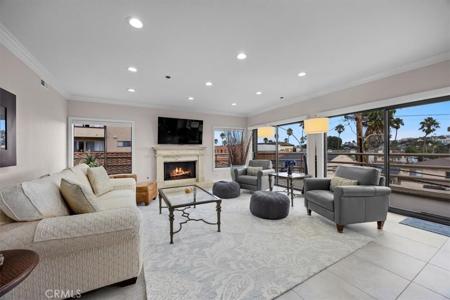 512 Esplanade