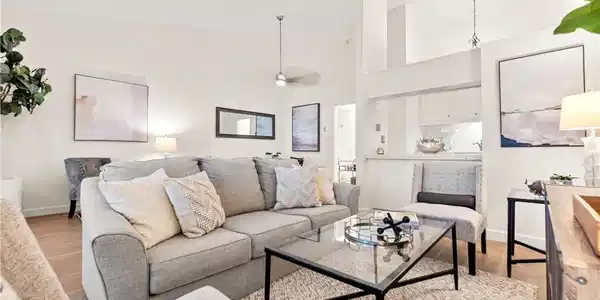 906 Camino Real