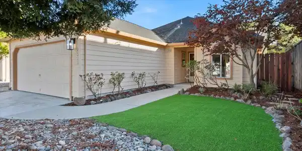 2320 Amber Avenue
