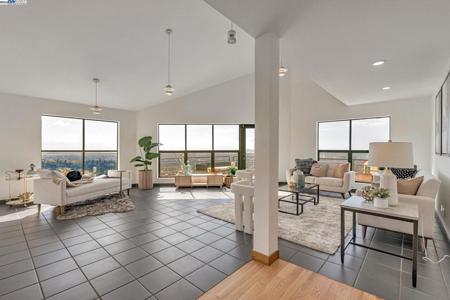 1522 Grand View Drive