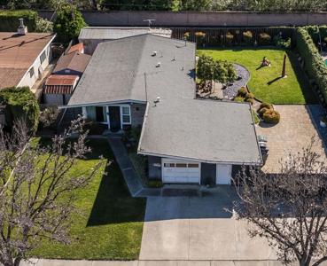 1225 Manzano Way