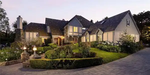 31681 Peppertree Bend