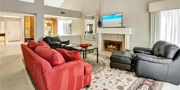 32065 Via Flores