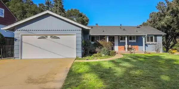 202 Christie Dr