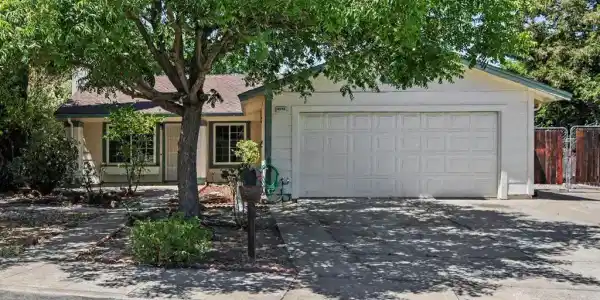 4070 S Royal Links Cir