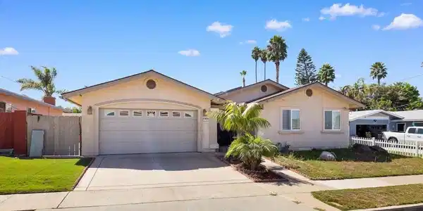 5715 Castleton Dr