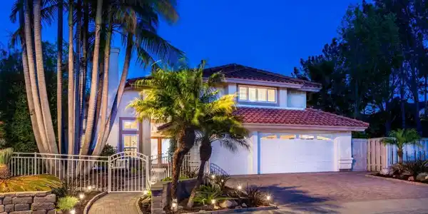 3744 Newcrest Pt