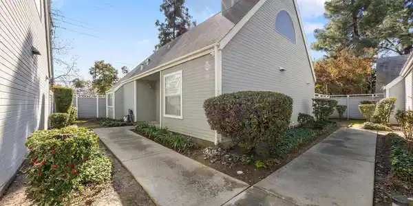 1694 Somerset Place