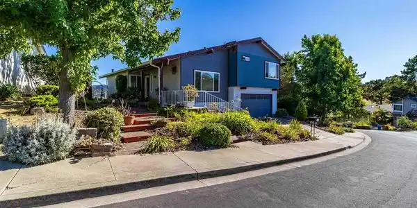 640 Skyline Dr