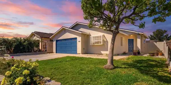 9527 Viva Lane