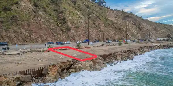 20610 Pacific Coast Highway