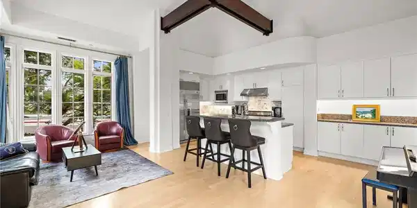 2741 Bungalow
