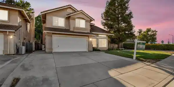 1003 Linda Vista Way