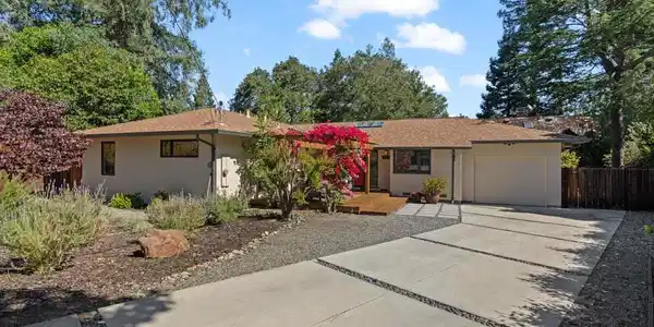 25 Sharon Court