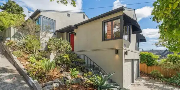 5968 Chabot Crest