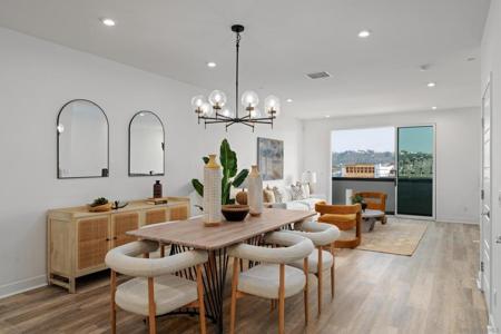 2731 Via Avella