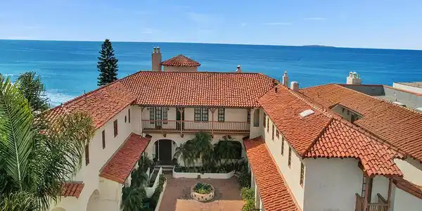257 Avenida Lobeiro