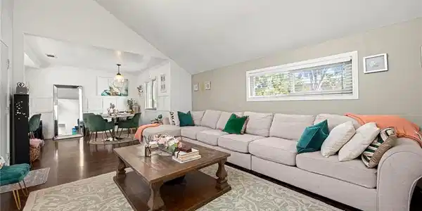 7851 Southlake
