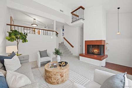 3311 Caminito Eastbluff