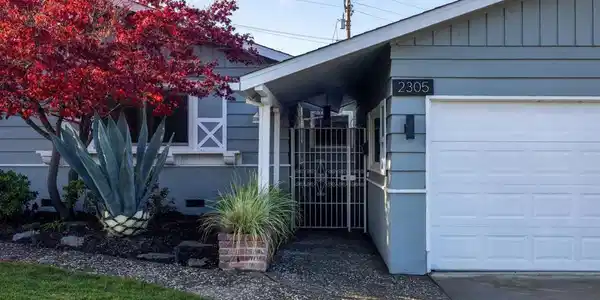 2305 Greenridge Dr