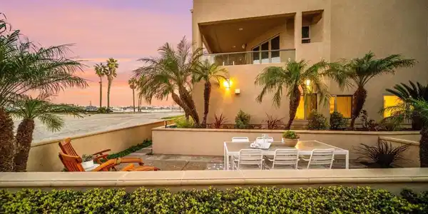 3526 Bayside Walk