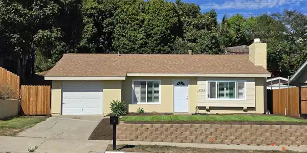 2942 Apache Avenue