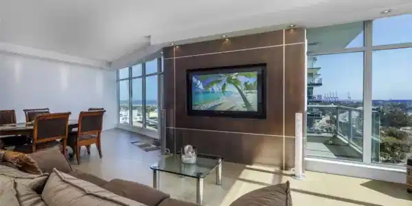 400 W Ocean Boulevard