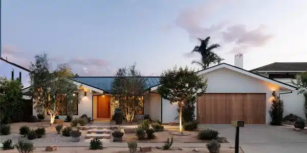2437 Windward