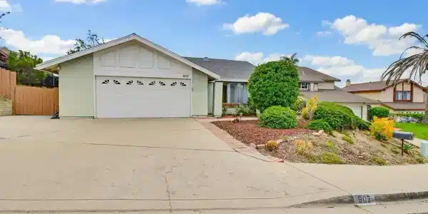 907 Mesa Court