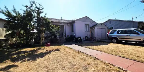 22133 Peralta Street