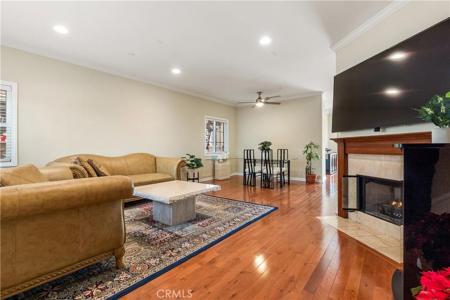1021 Cravens