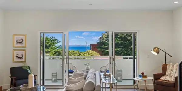 457 Wave Street