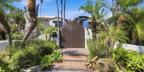 25 Encinal Place